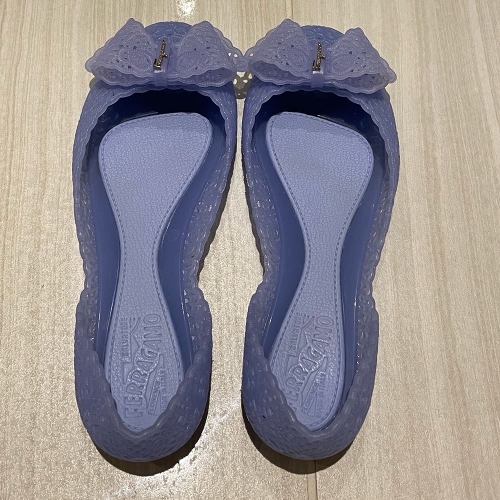 Salvatore Ferragamo Periwinkle Nilly Jelly Sandal Sz 7